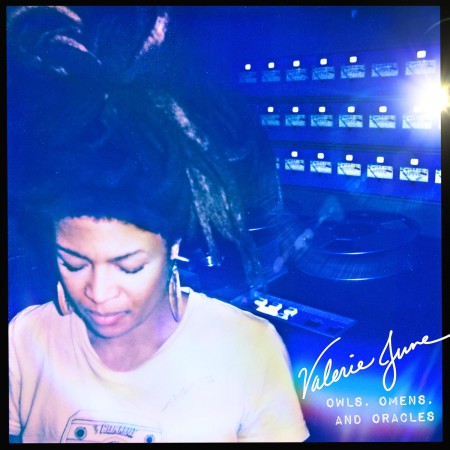 Valerie June: Owls, Omens, and Oracles - Plak