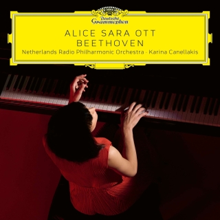 Alice Sara Ott: Beethoven: Piano Concerto No. 1 - UHQCD