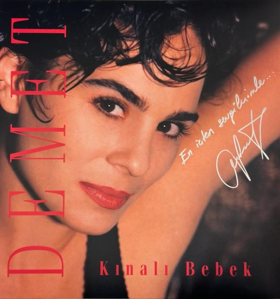 Demet Sağıroğlu - Kınalı Bebek (Islak İmzalı)
