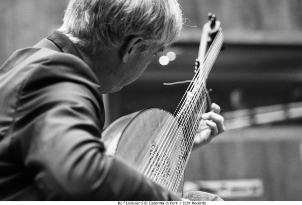 Rolf Lislevand: La Mascarade - Music for solo baroque guitar and theorbo - CD Foto #2