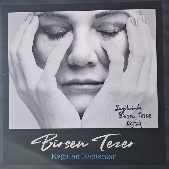 Birsen Tezer - Kağıttan Kaptanlar (Islak İmzalı)