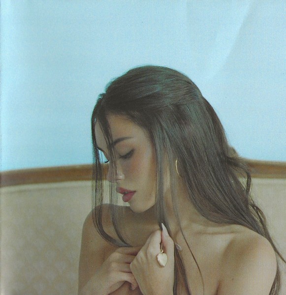 Madison Beer: Locket - CD Foto #1